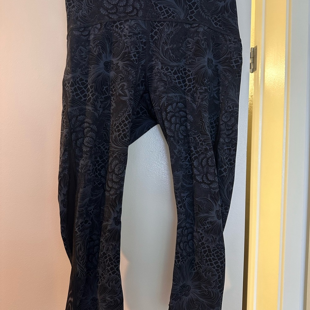 Lululemon Blue and Black Capri Floral Patterned Leggings